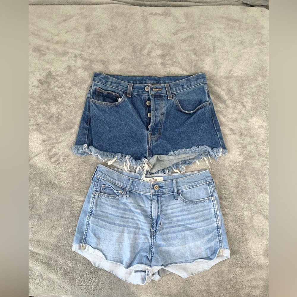 Two piece set of jean shorts